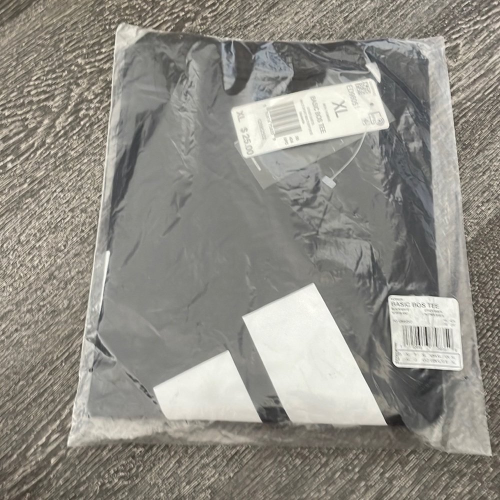 Adidas T-Shirt